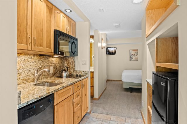 640 Village Road 4420 photo 14