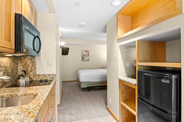 640 Village Road 4420 photo 15