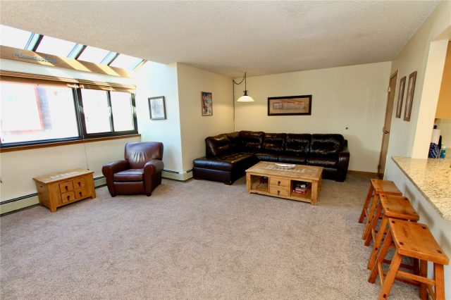 Condo in Village Square Condo, Copper Mountain — photo 2 Condo in Village Square Condo, Copper Mountain, CO — photo 2 (MLS S1067752)
