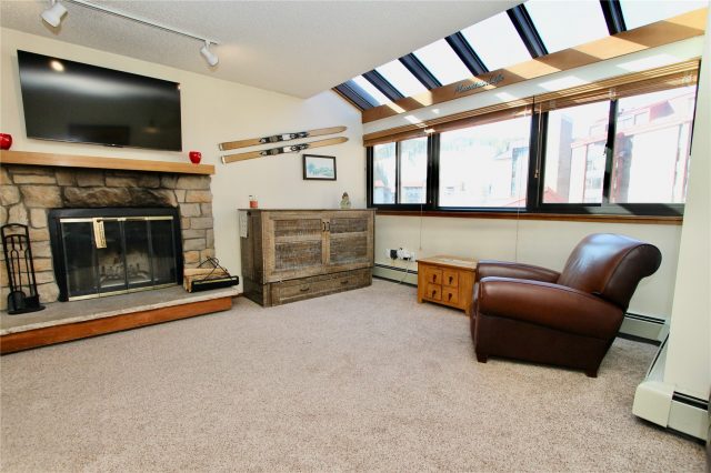 Condo in Village Square Condo, Copper Mountain — photo 3 Condo in Village Square Condo, Copper Mountain, CO — photo 3 (MLS S1067752)