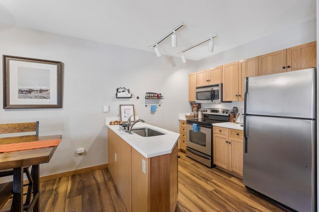 100 Dercum Square 8337 photo 16