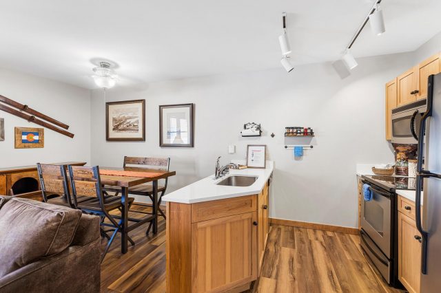 100 Dercum Square 8337 photo 17