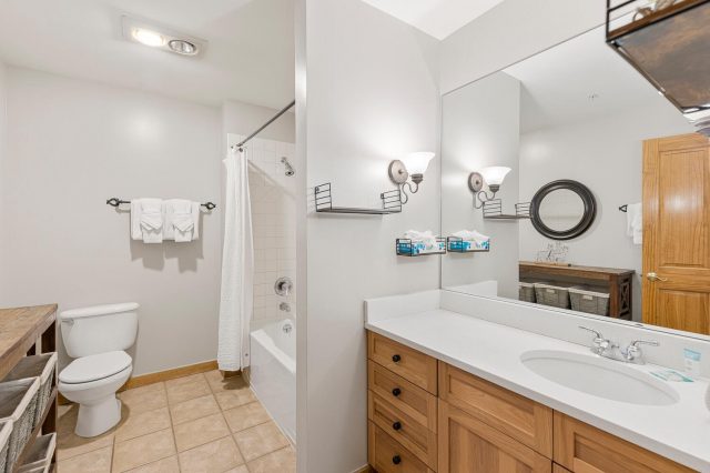100 Dercum Square 8337 photo 23