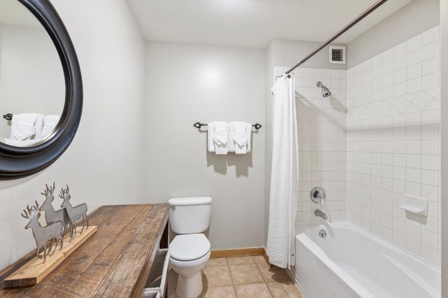 100 Dercum Square 8337 photo 24