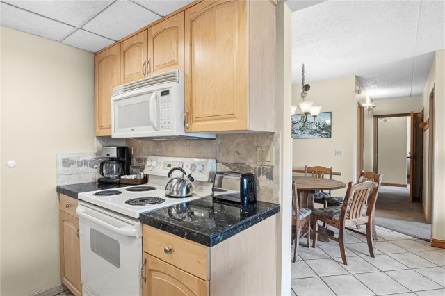 611 Village Road 24260 photo 13