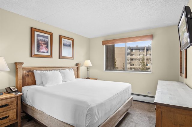 611 Village Road 24260 photo 18