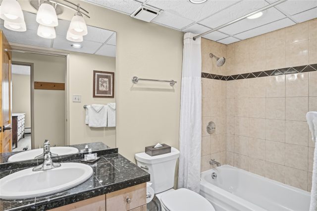 611 Village Road 24260 photo 22