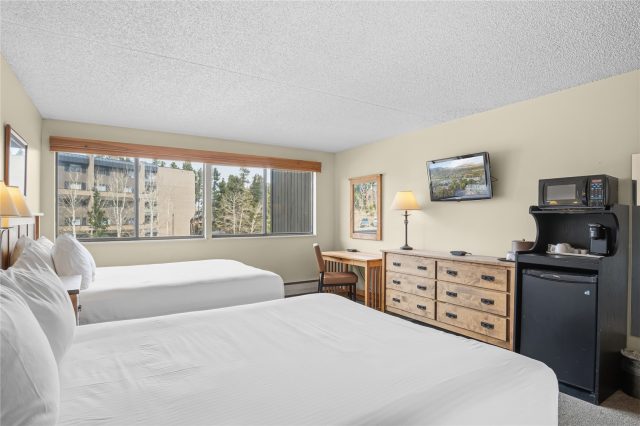 611 Village Road 24260 photo 25