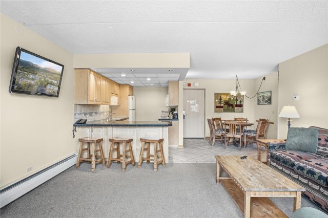611 Village Road 24260 photo 6