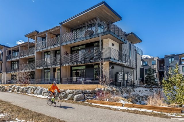 930 Blue River Parkway 821 photo 17