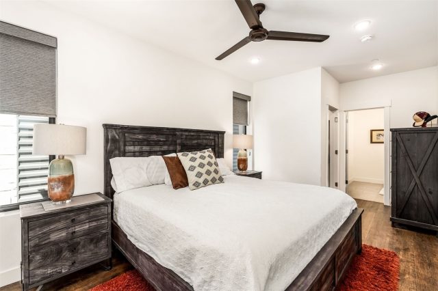 930 Blue River Parkway 821 photo 19