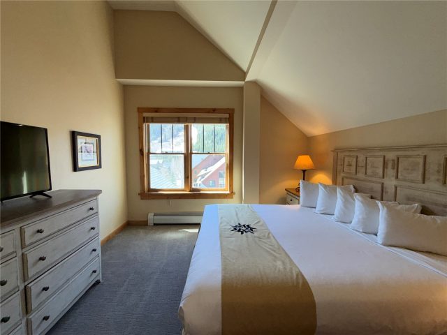 100 Dercum Square 8415 photo 10