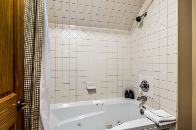 100 Dercum Square 8415 photo 14