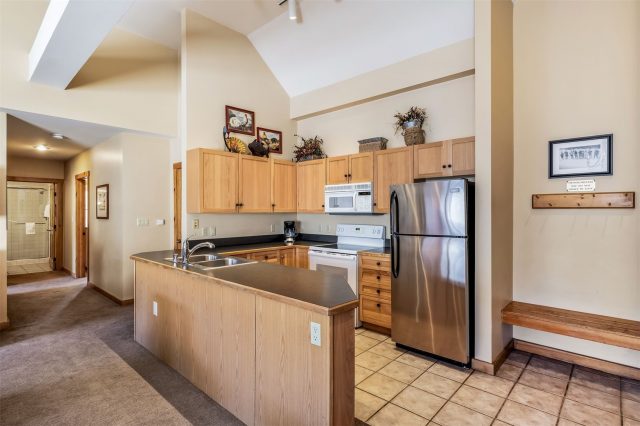 100 Dercum Square 8415 photo 7