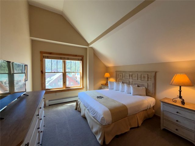 100 Dercum Square 8415 photo 9