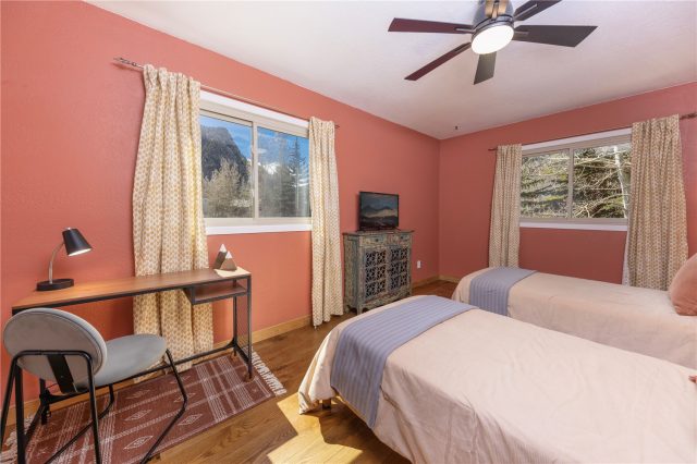 306a Creekside Drive 306a photo 12