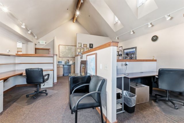 220 S Main Street photo 25
