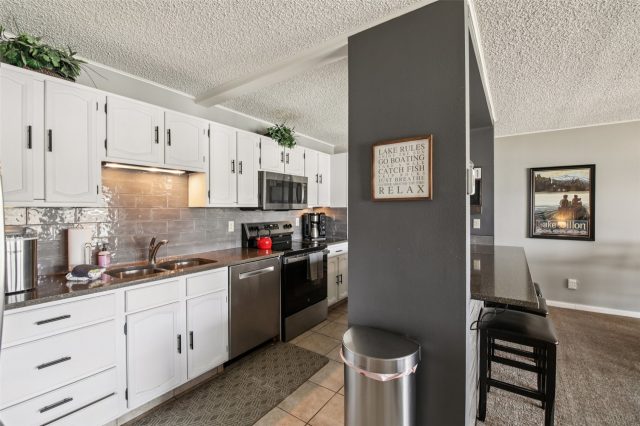 72 Corinthian Circle 202 photo 12
