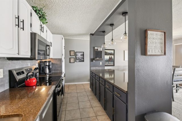 72 Corinthian Circle 202 photo 15