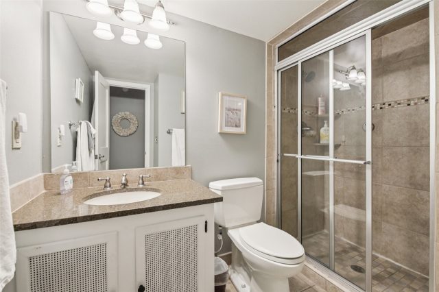 72 Corinthian Circle 202 photo 16