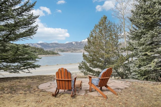 Condo in Dillon Bay In Corinthian Hill Condo, Dillon — photo 1 Condo in Dillon Bay In Corinthian Hill Condo, Dillon, CO — photo 1 (MLS S1067857)