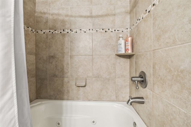 72 Corinthian Circle 202 photo 20