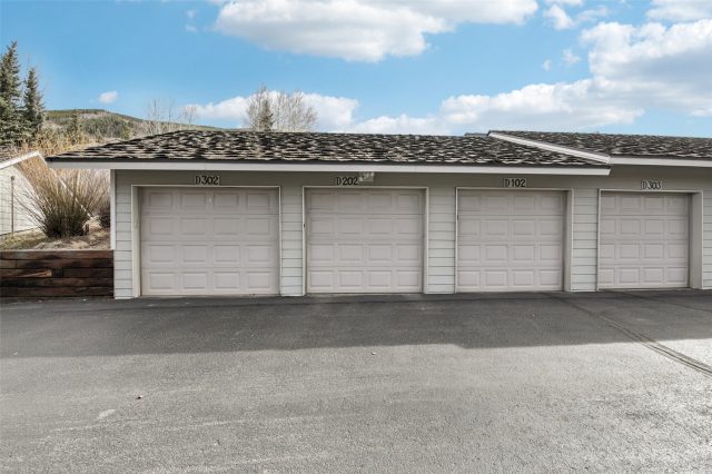 72 Corinthian Circle 202 photo 27