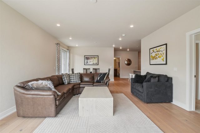 235 E La Bonte Street 208 photo 19