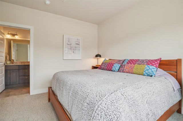 235 E La Bonte Street 208 photo 22