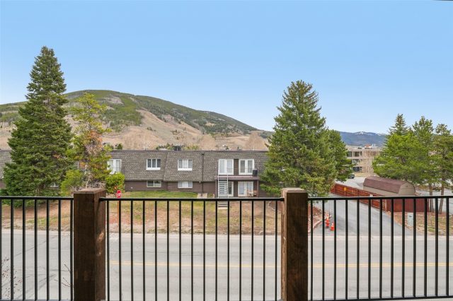 235 E La Bonte Street 208 photo 31
