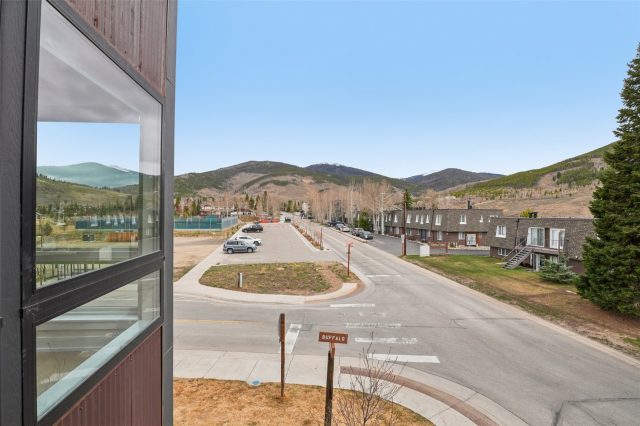 235 E La Bonte Street 208 photo 34