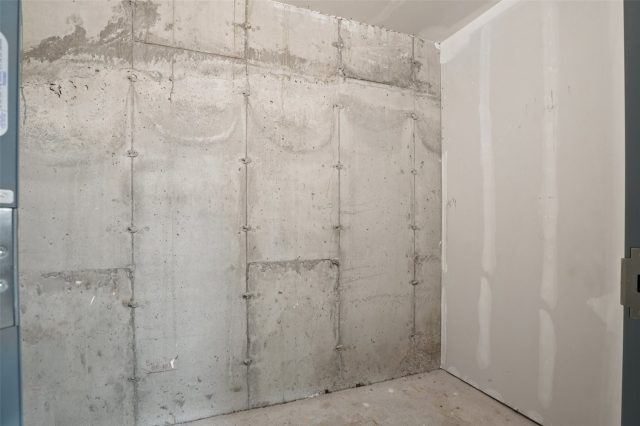 235 E La Bonte Street 208 photo 38
