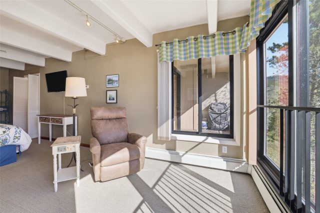 220 E La Bonte Street 219 photo 12