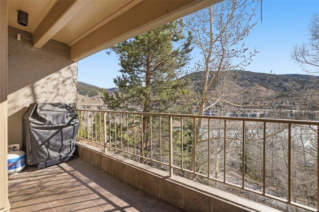 220 E La Bonte Street 219 photo 13