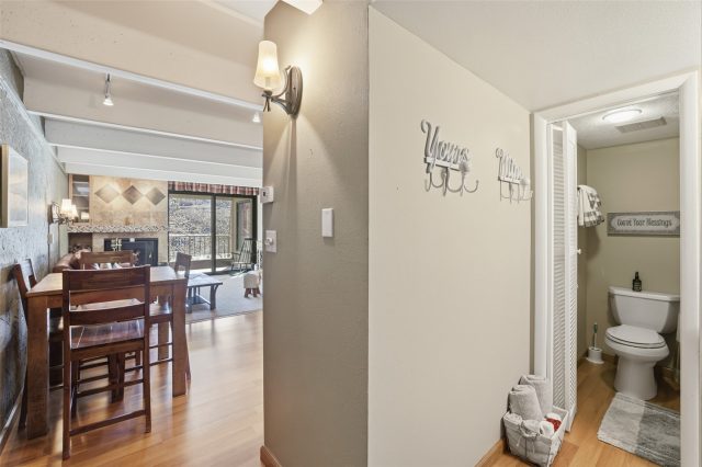 220 E La Bonte Street 219 photo 15