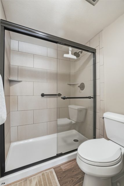 220 E La Bonte Street 219 photo 28