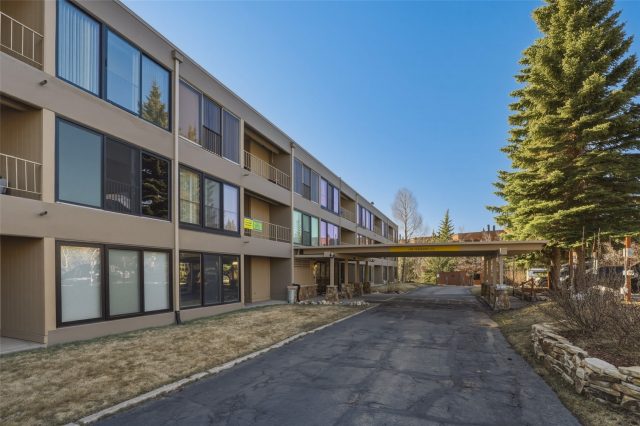 220 E La Bonte Street 219 photo 33