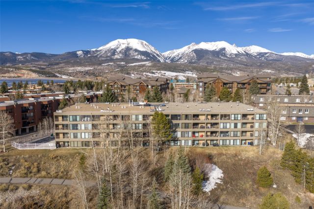 220 E La Bonte Street 219 photo 38