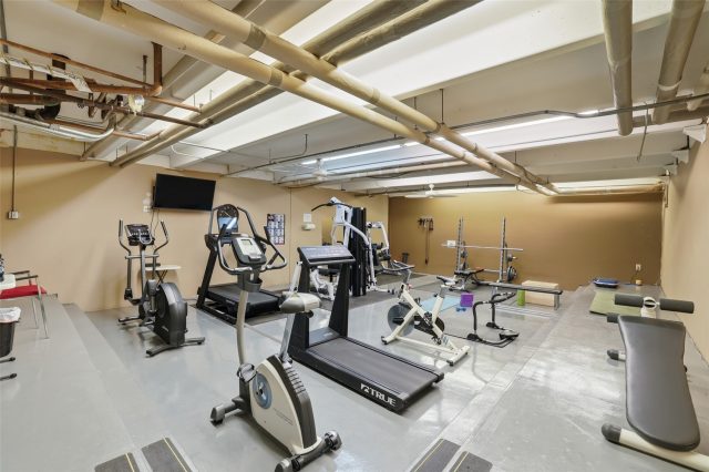 220 E La Bonte Street 219 photo 42