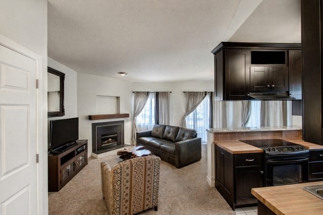 Condo in Lake Haus Condo, Dillon — photo 1 Condo in Lake Haus Condo, Dillon, CO — photo 1 (MLS S1067912)