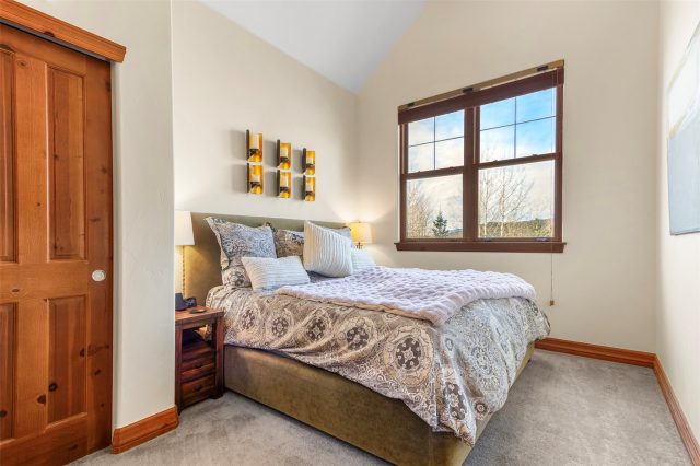 34 Highfield Trail 404 photo 12