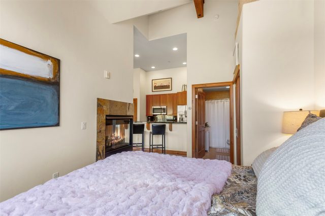 34 Highfield Trail 404 photo 14