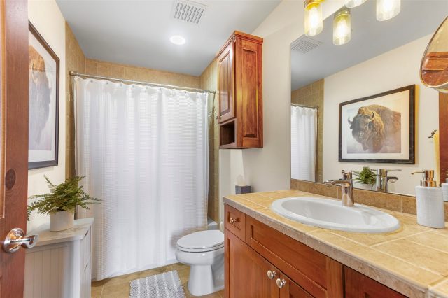 34 Highfield Trail 404 photo 16