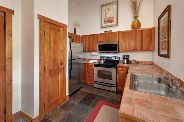 Condo in Red Hawk Lodge Condo, Keystone, CO — photo 3 (MLS S1067936)