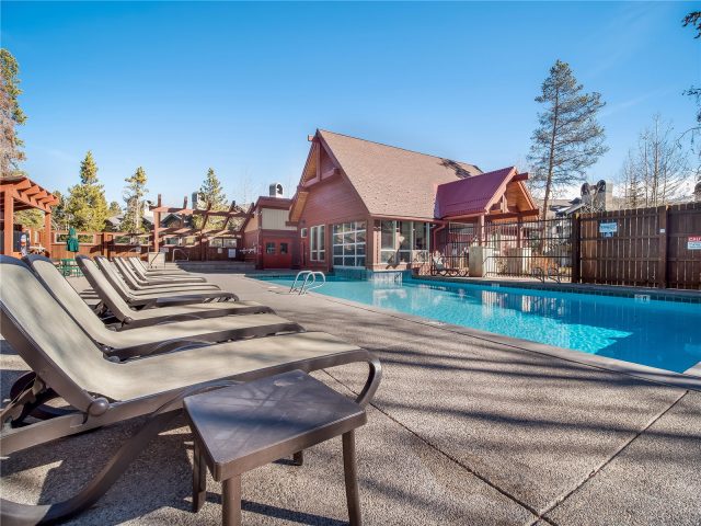 Condo in Pine Ridge Condo, Breckenridge — photo 3 Condo in Pine Ridge Condo, Breckenridge, CO — photo 3 (MLS S1067955)