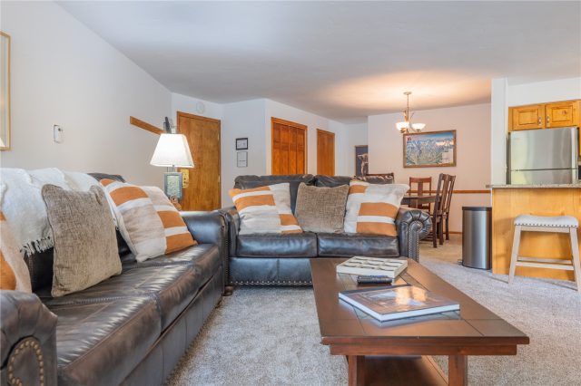 405 Four O Clock Road B photo 8