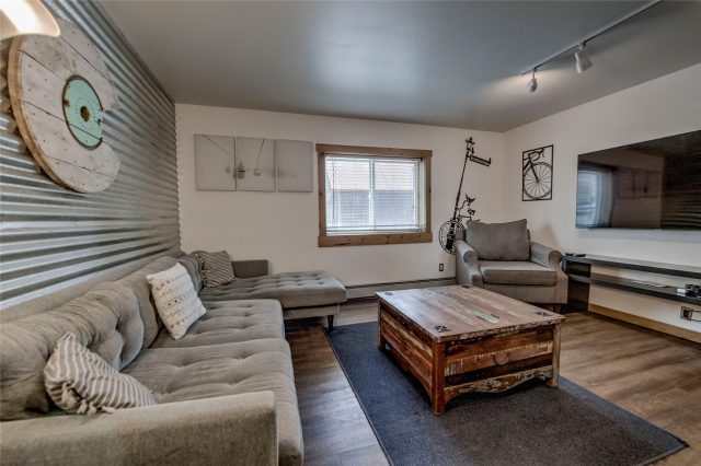 Condo in Ptarmigan, Breckenridge — photo 1 Condo in Ptarmigan, Breckenridge, CO — photo 1 (MLS S1067970)