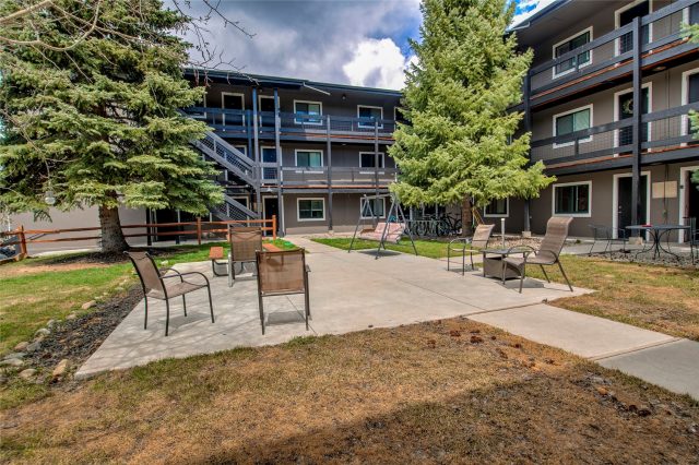 214 S Harris Street 106 photo 24