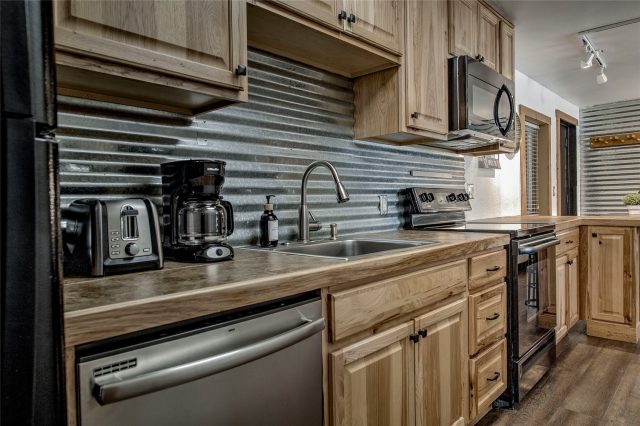 214 S Harris Street 106 photo 8