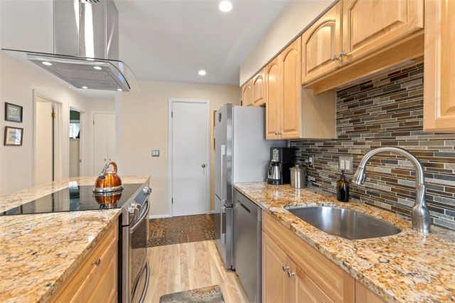 240 E La Bonte Street 3 photo 11